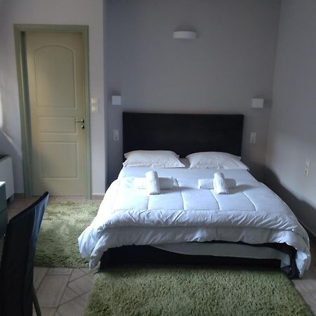 Central Studio - Fully Equiped. Ideal For Couples Patras Dış mekan fotoğraf