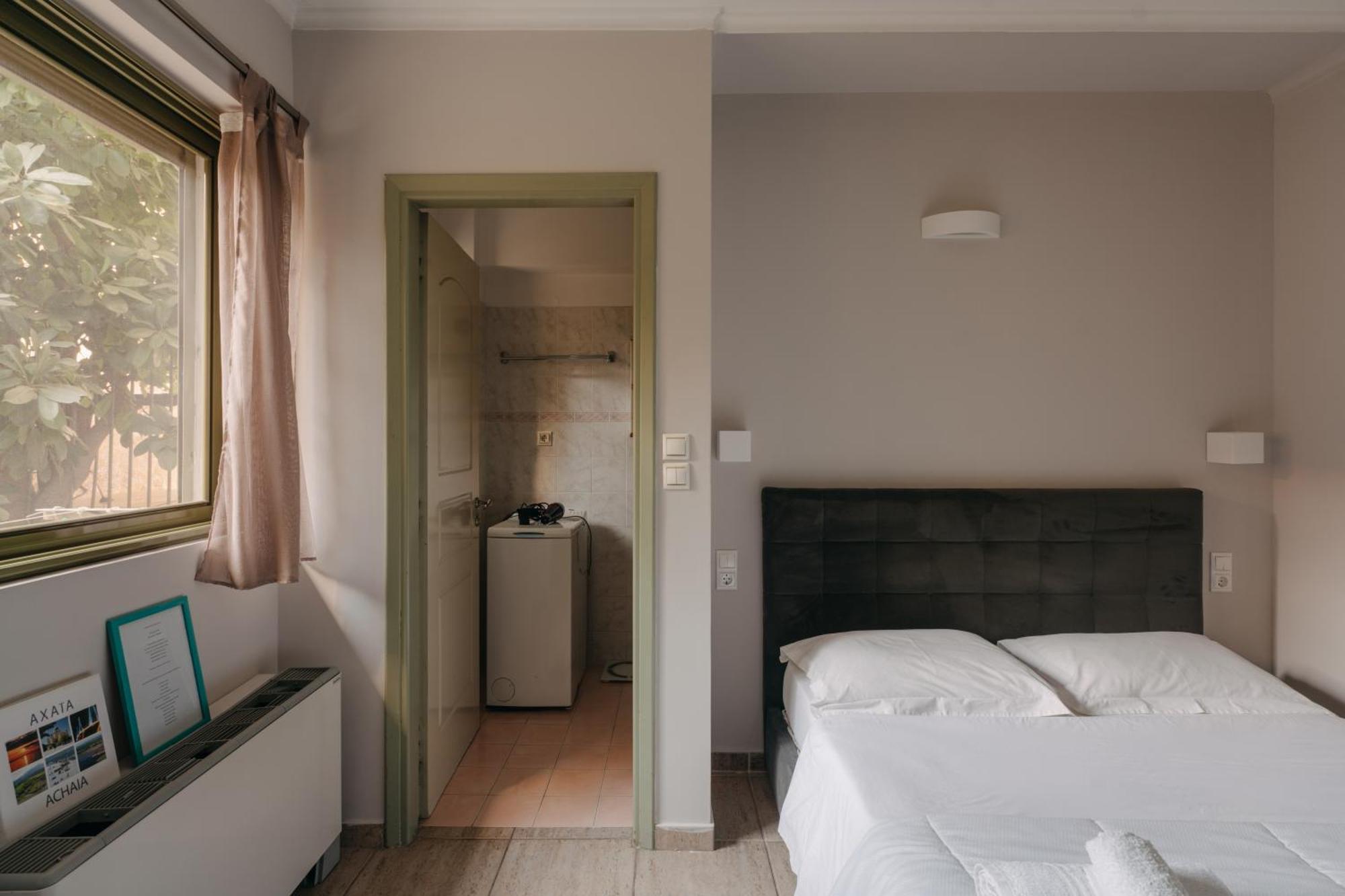 Central Studio - Fully Equiped. Ideal For Couples Patras Dış mekan fotoğraf